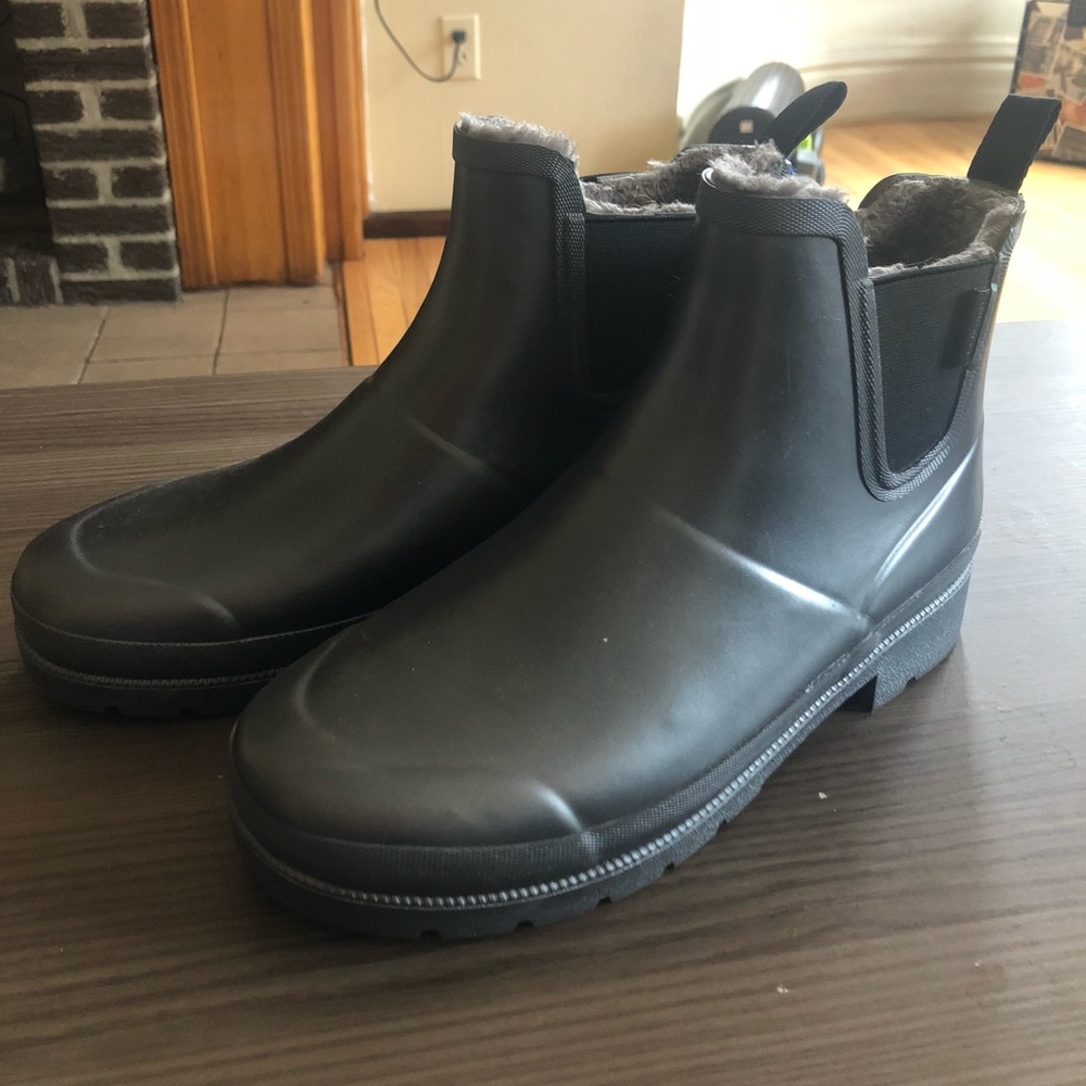 Space gray Sherpa lined booties